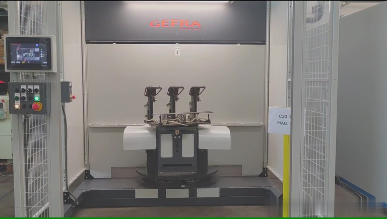 GEFRA Automazione - Cella doppia roto bascula_Moment.jpg